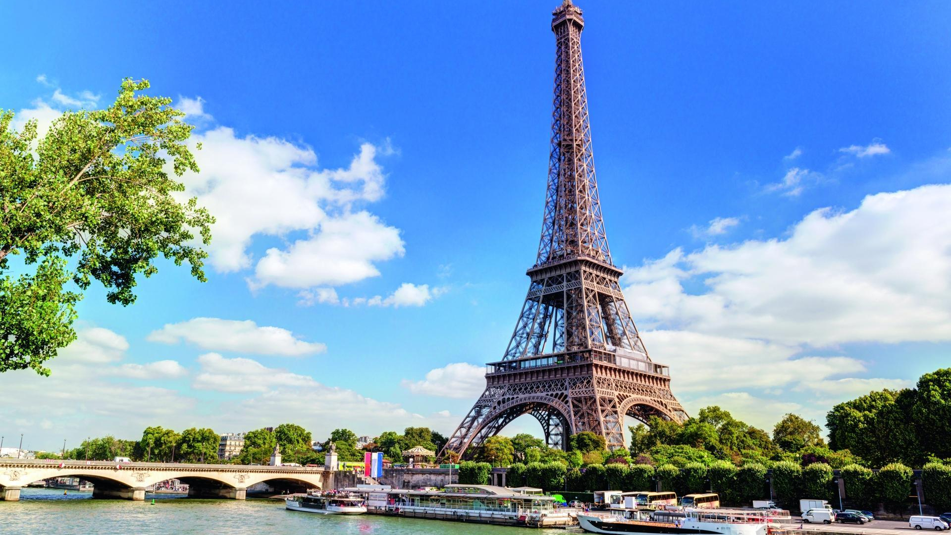 Der Eiffelturm an der Seine in Paris | Frankreich