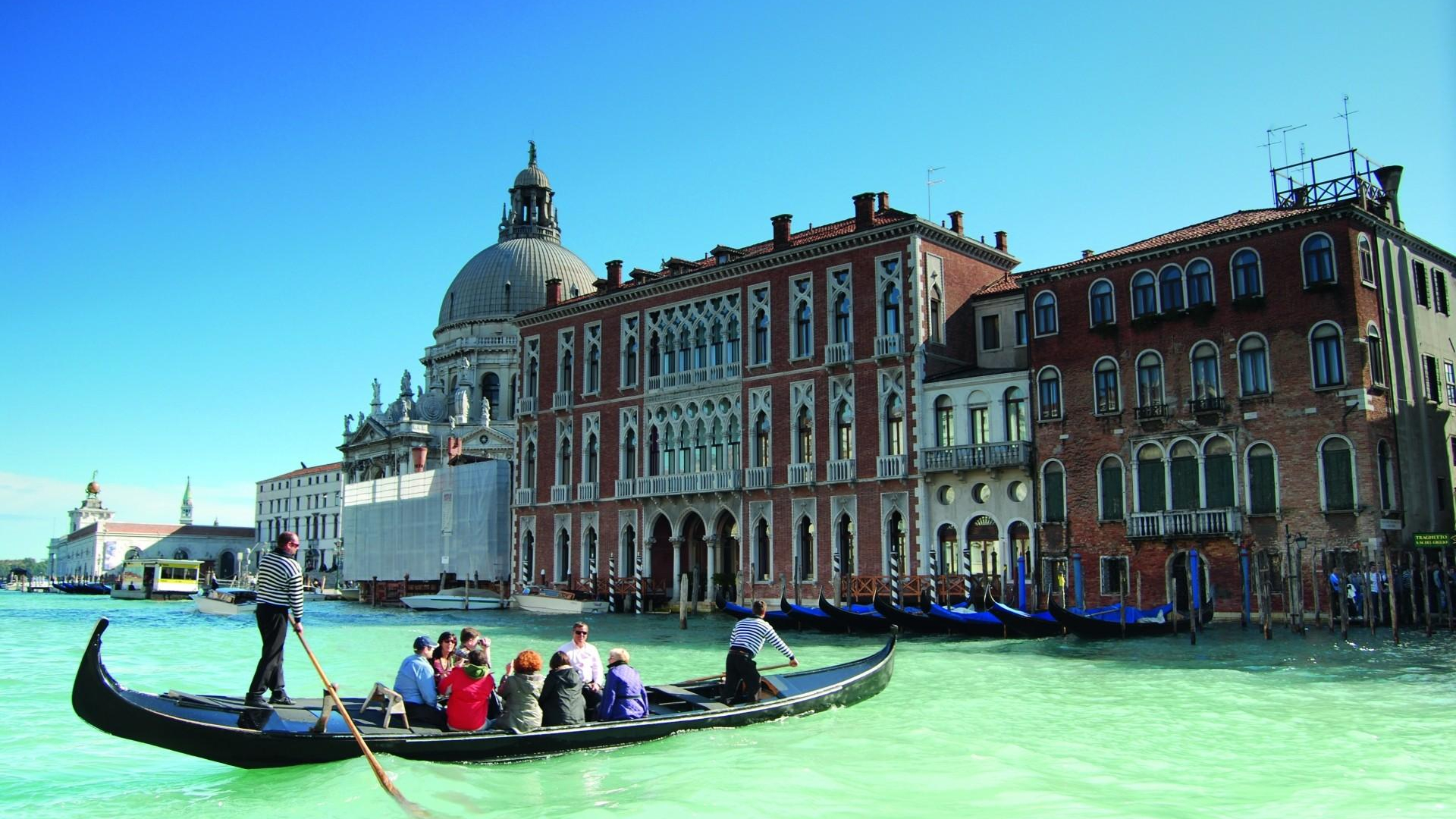 Im Gondel durch Venedig | Italien