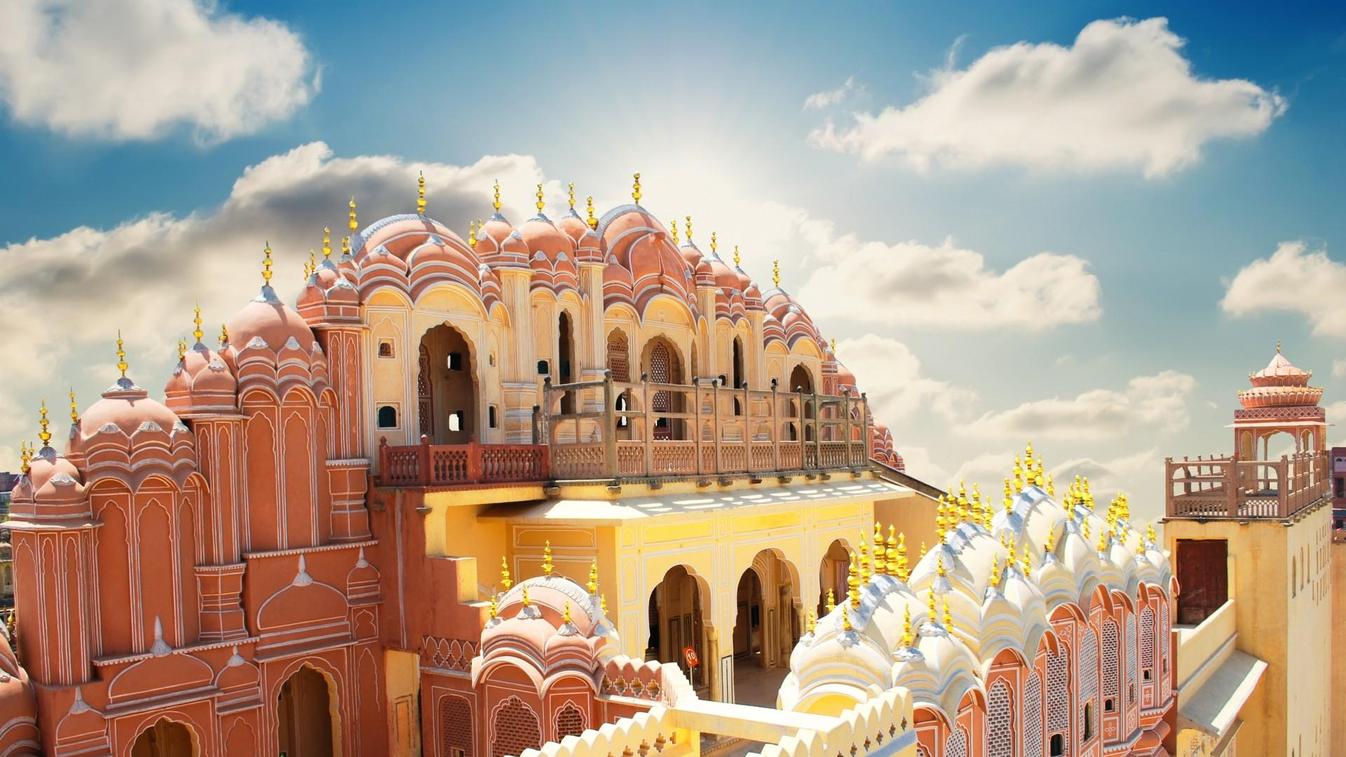 Hawa Mahal, the Palace of Winds, Jaipur, Rajasthan, India.