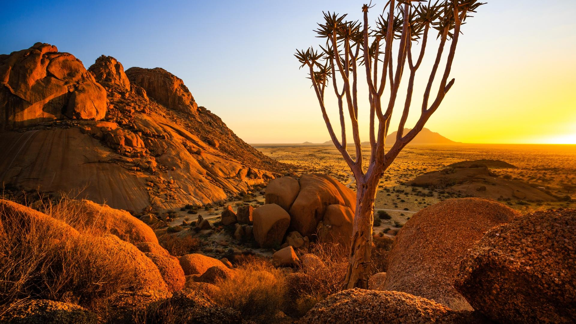 Group of bald granite peaks - Spitzkoppe (Damaraland, Namibia)