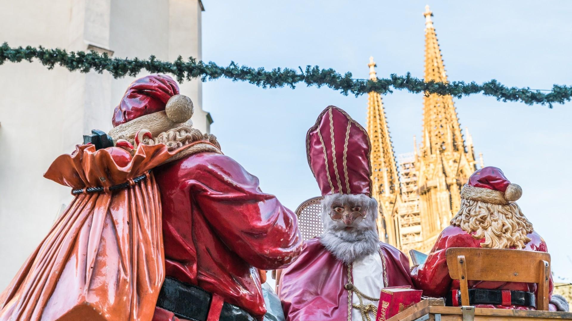 Regensburg – Weihnachtsmarkt _shutterstock_769231114