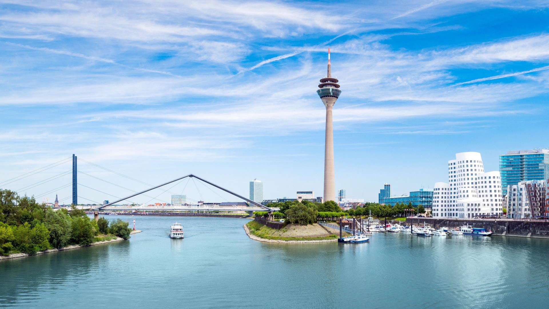 Düsseldorf_AdobeStock_90467040