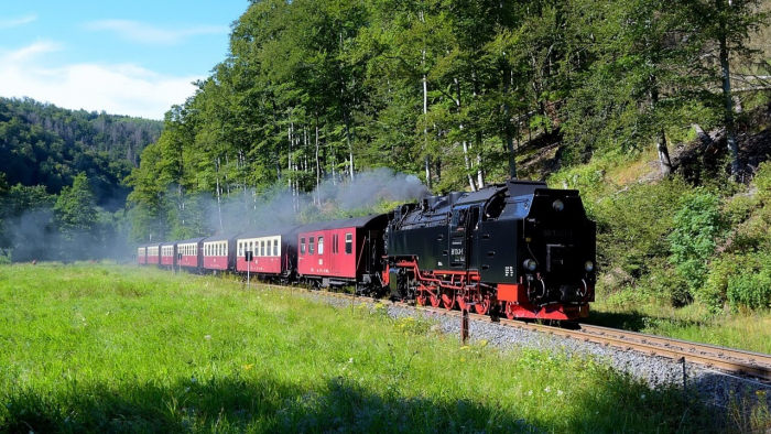 steam-locomotive-5460280_1280