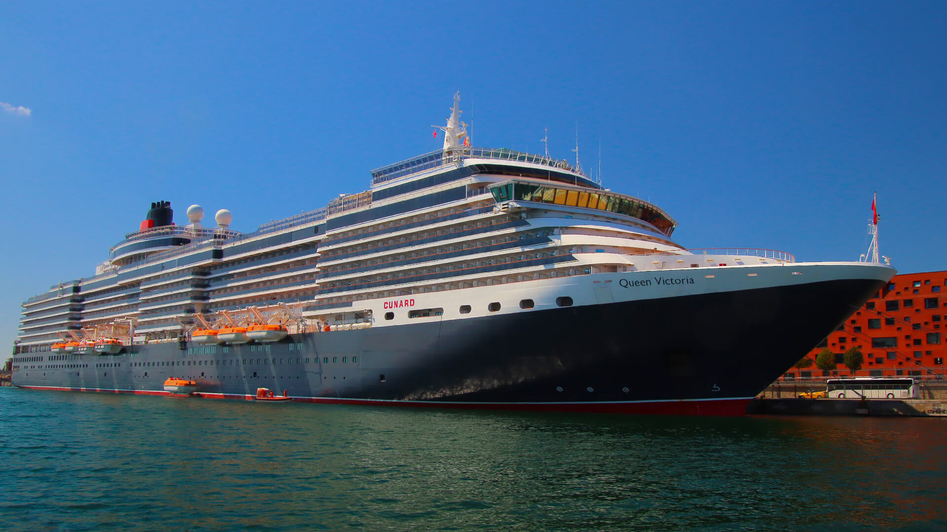 MS Queen Victoria