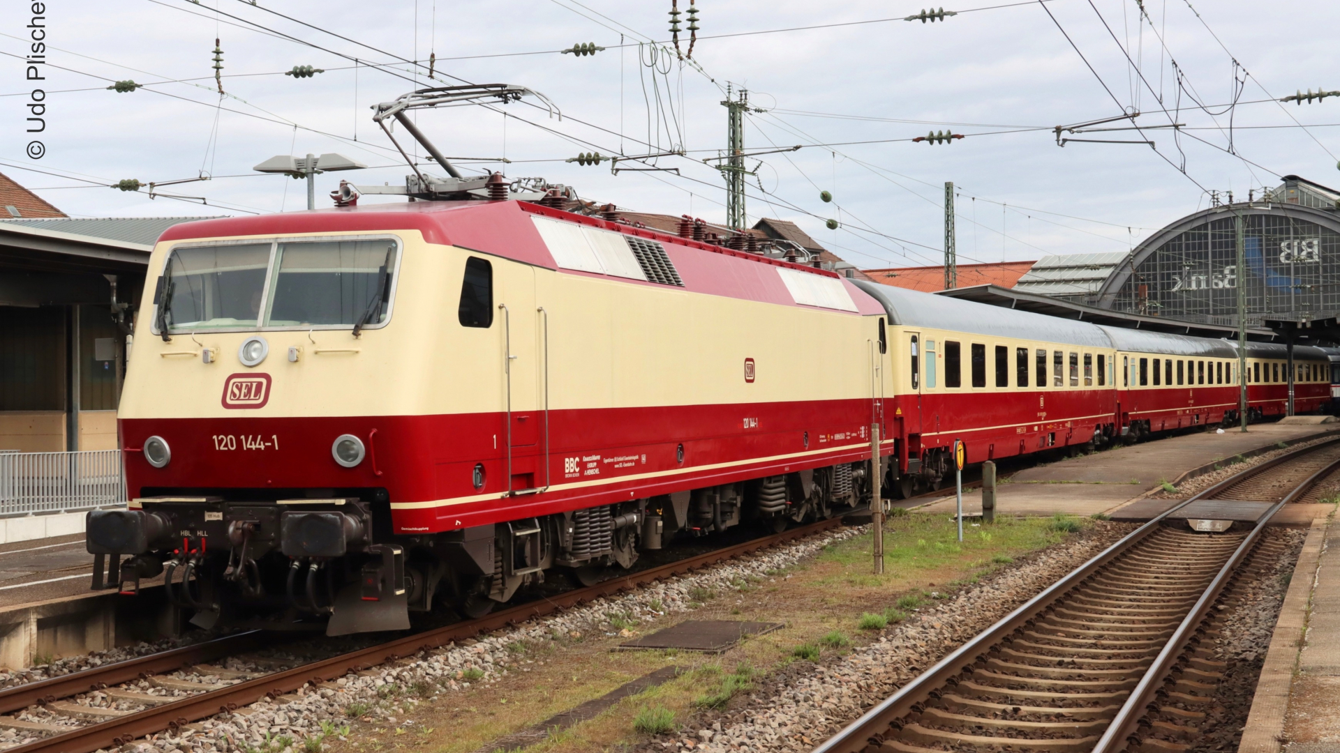 ERC_Rheingold_120-144_AusfahrtKA
