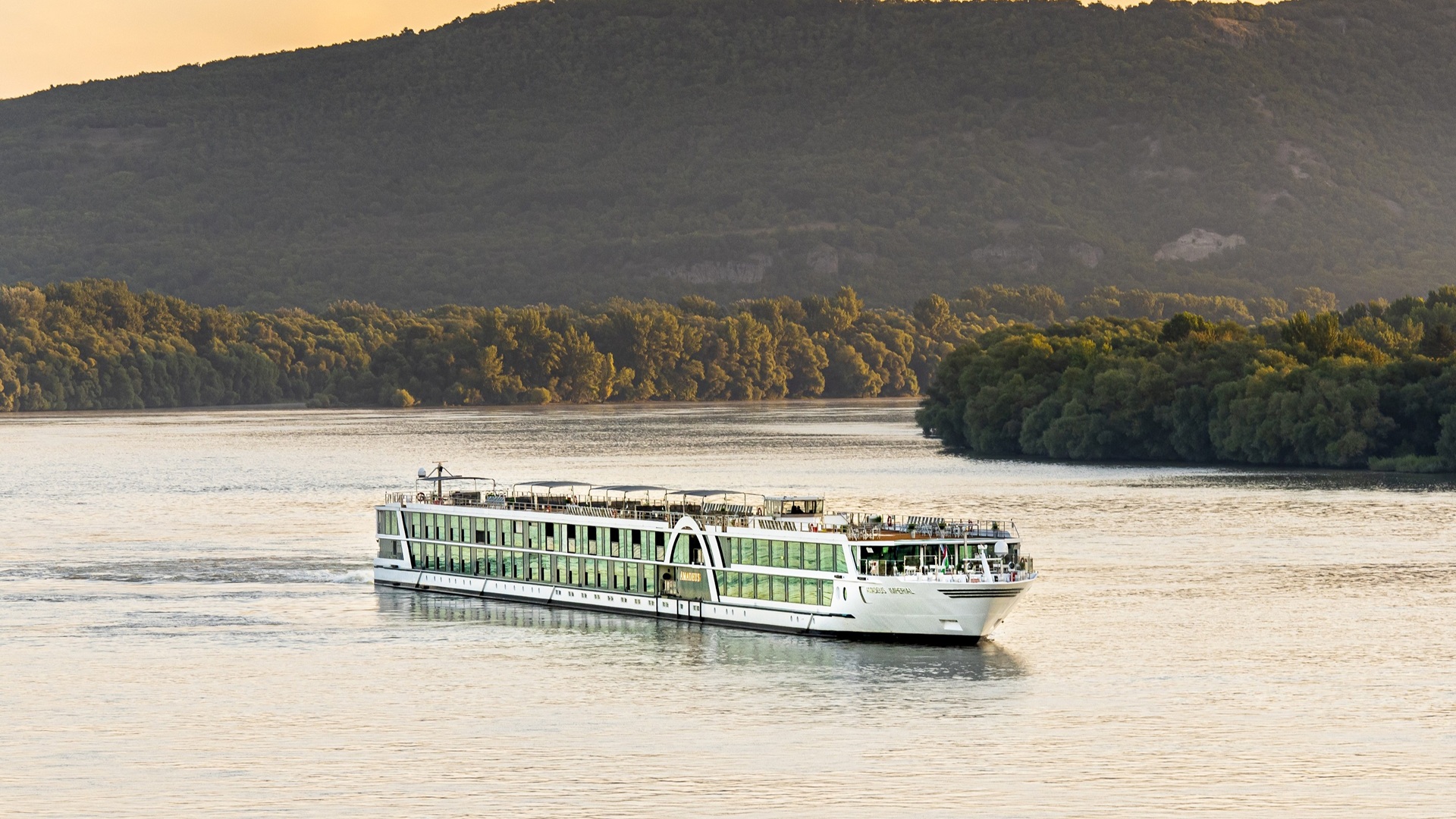 MS AMADEUS IMPERIAL